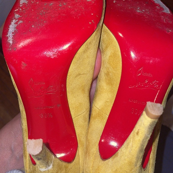 Christian Louboutin - Picture 7 of 8